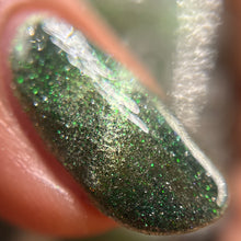 Load image into Gallery viewer, Green Banded Peacock