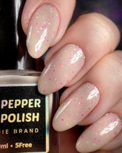 Load image into Gallery viewer, Pepper Polish - Sem Fantasia (No Costume)