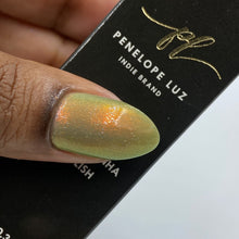 Load image into Gallery viewer, Penélope Luz - Lucky Clover